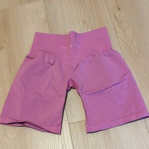 NVGTN Women's Vibrant Pink Bike Shorts